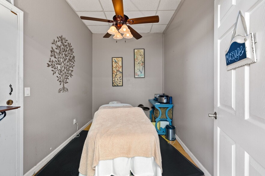 More Photos Of 2112 Armory Dr, Santa Rosa Freestanding For Sale