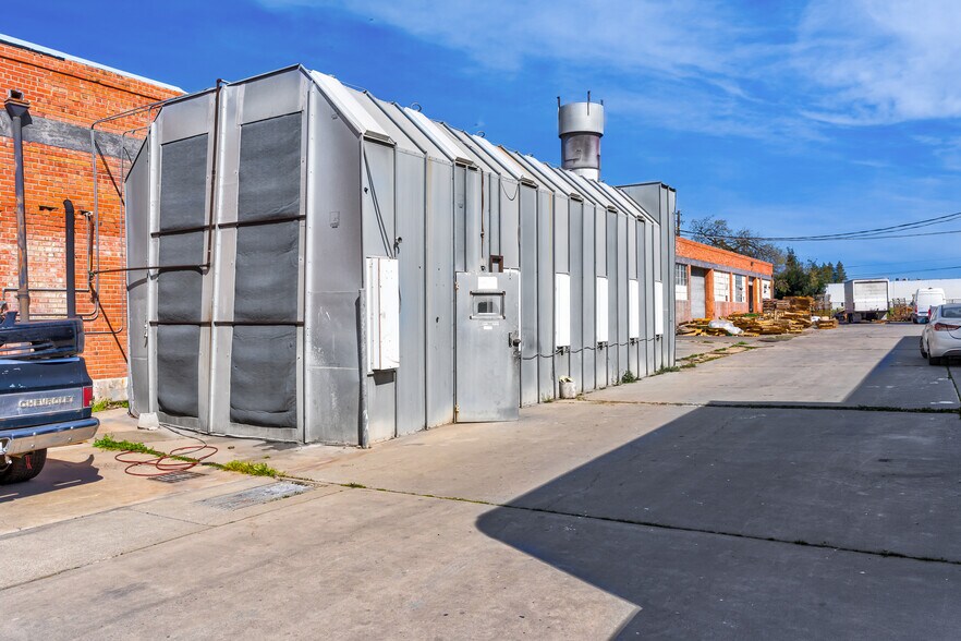 More Photos Of 1624 E Alpine Ave, Stockton Truck Terminal For Sale