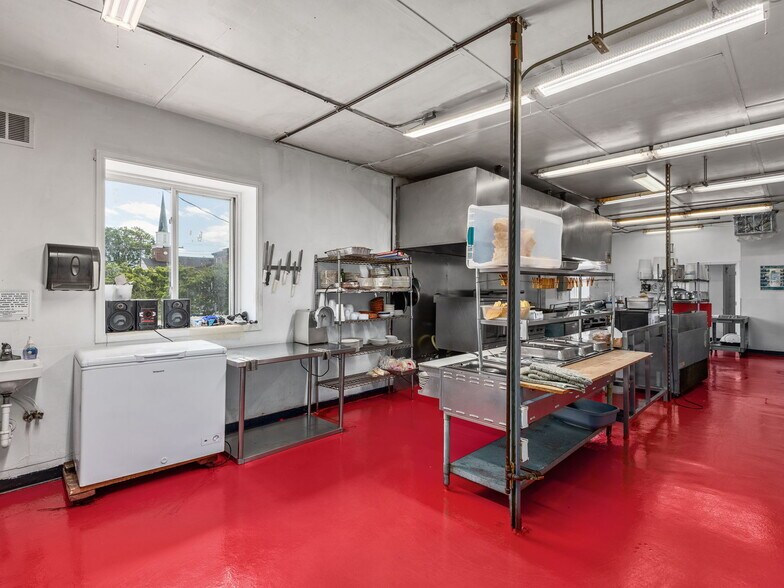 More Photos Of 76 E Main St, Brevard Restaurant For Sale