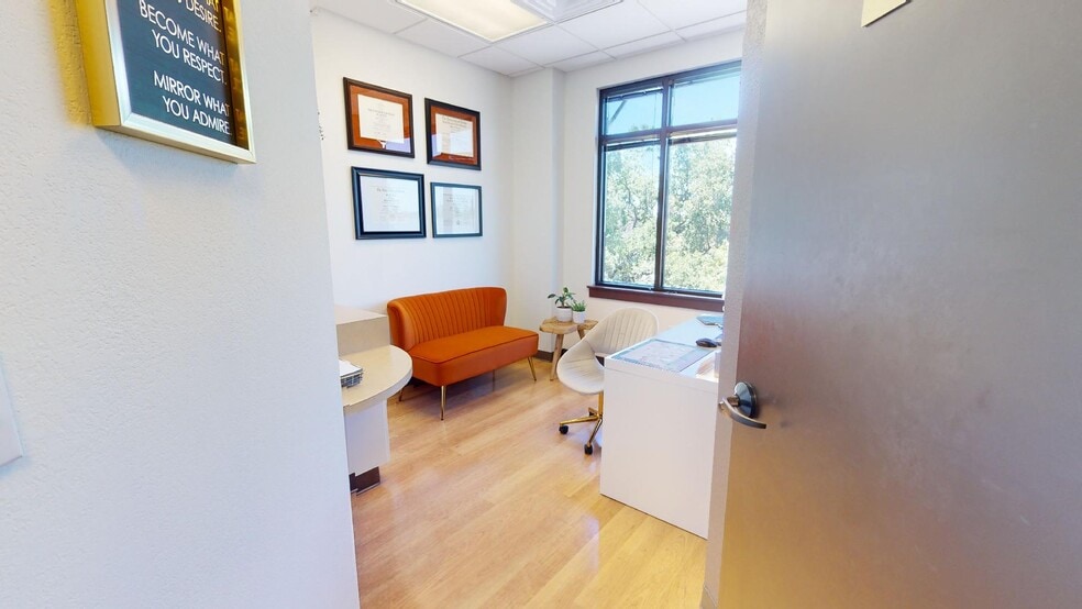 More Photos Of 16040 Park Valley Dr, Round Rock Medical For Lease