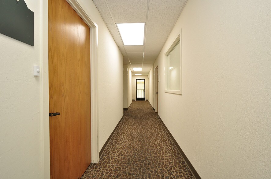 More Photos Of 231 Old Bernal Ave, Pleasanton Office For Lease