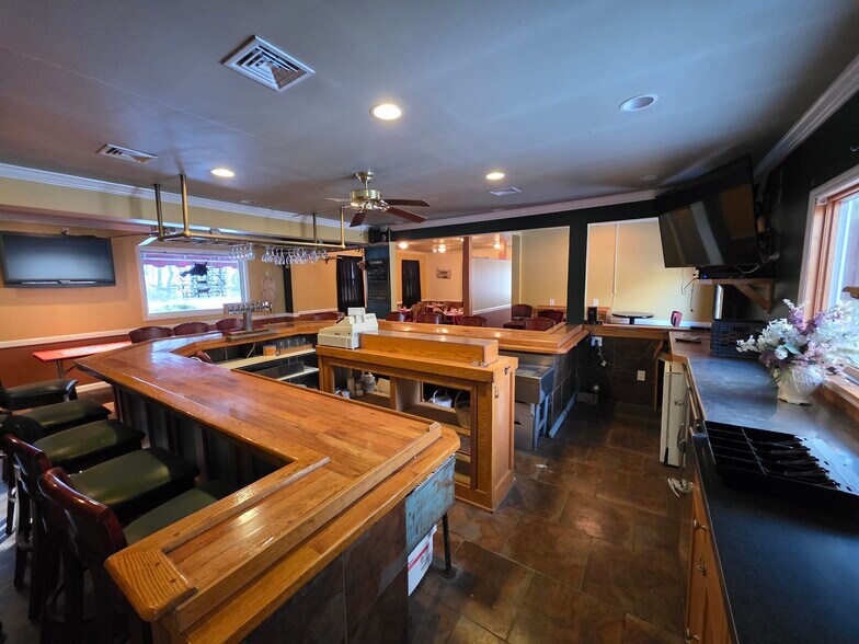 More Photos Of 923 State Route 32, Highland Mills Restaurant For Sale