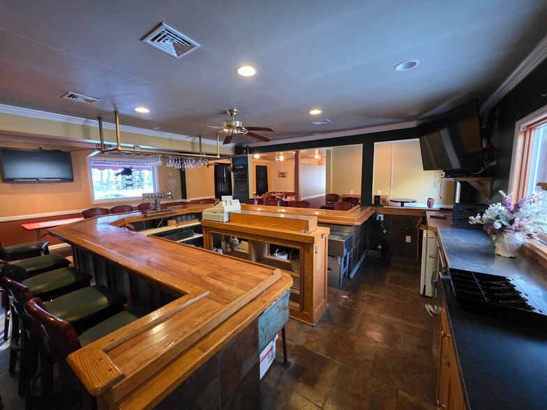More Photos Of 923 State Route 32, Highland Mills Restaurant For Lease