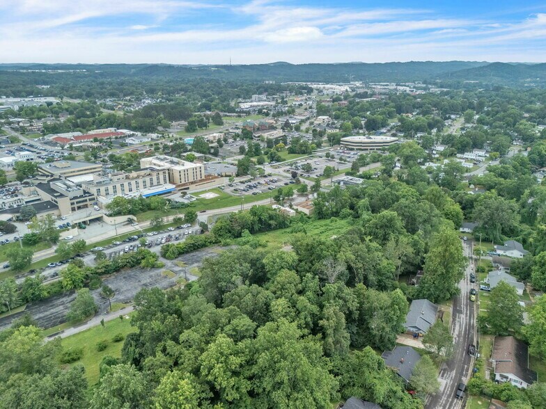 More Photos Of 203 Michigan Ave, Oak Ridge Land For Sale