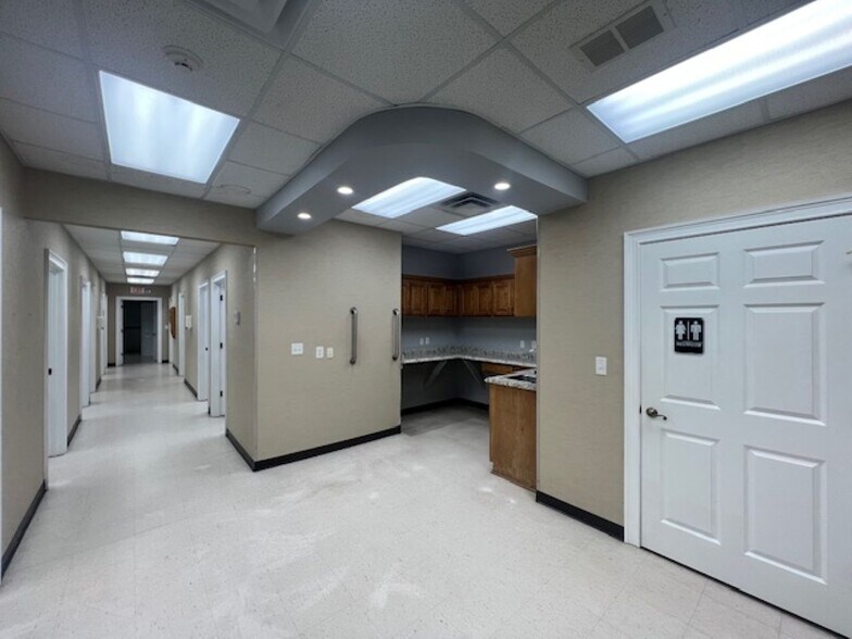 More Photos Of 1737-1741 Watson Blvd, Warner Robins Storefront Retail Office For Lease