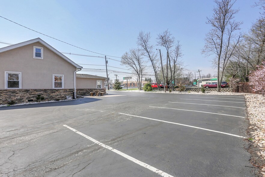 More Photos Of 937 US Highway 9, Sayreville Freestanding For Lease