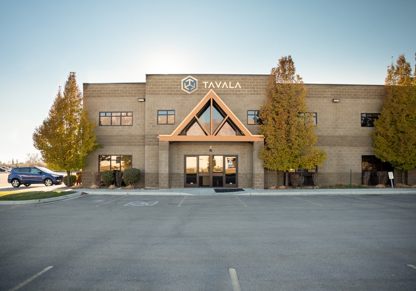 More Photos Of 782 S Auto Mall Dr, American Fork Showroom For Lease