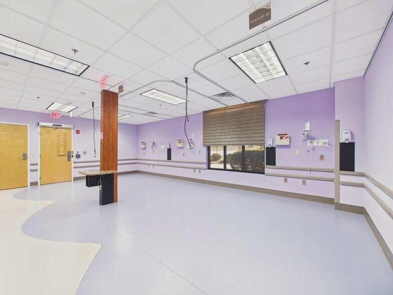 More Photos Of 1000 Centre Brook Ct, Columbus Medical For Lease