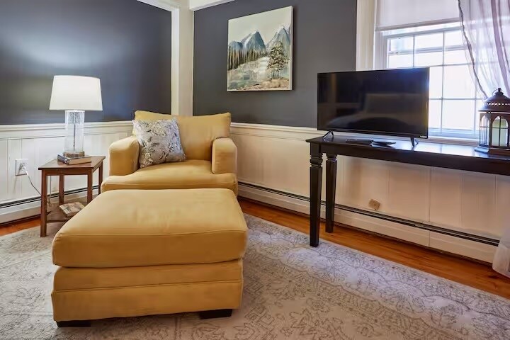 More Photos Of 722 Main St, Bennington Freestanding For Sale