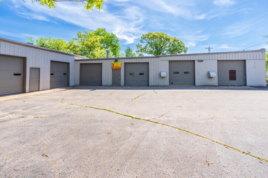 More Photos Of 459 Southgate Dr, Tomahawk Industrial For Sale