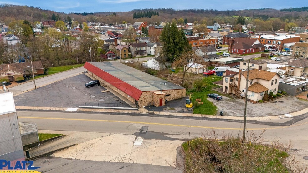 More Photos Of 125 E Taggart St, East Palestine Freestanding For Sale