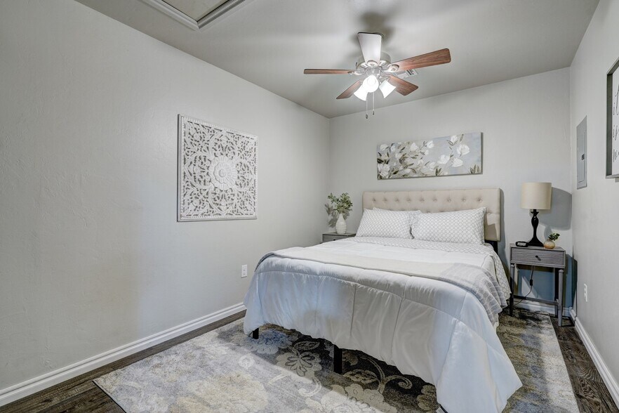 More Photos Of 1207 W Gore Blvd, Lawton Apartments For Sale