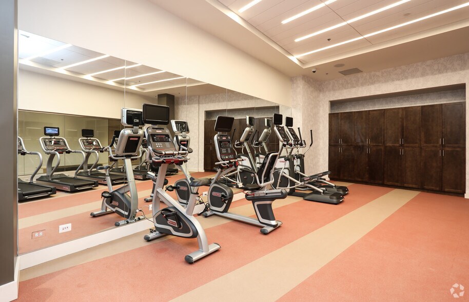 More Photos Of 11830 Sunrise Valley Dr, Reston Apartments For Lease