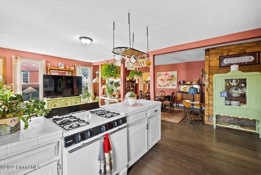 More Photos Of 67 Bridge St, Amsterdam Restaurant For Sale