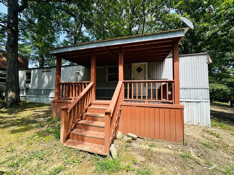 More Photos Of 9314 Beeler Ct, Bon Aqua Manufactured Housing Mobile Home Park For Sale