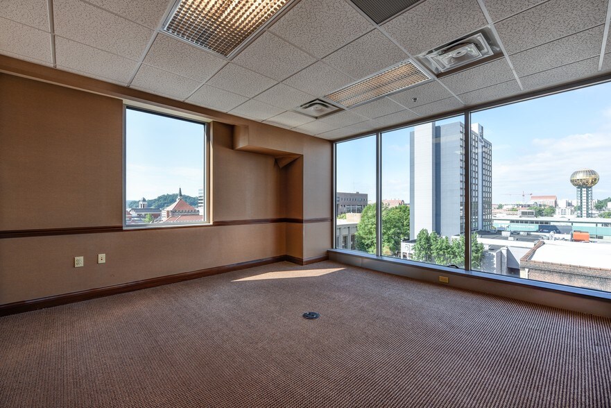 More Photos Of 607 Market St, Knoxville Office For Lease