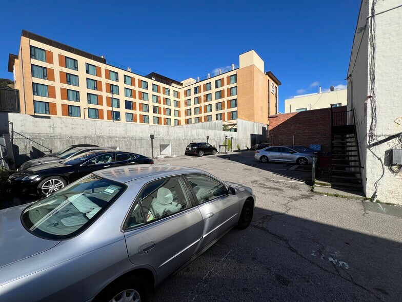 More Photos Of 1222-1230 4th St, San Rafael Apartments For Lease