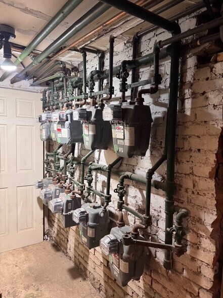 More Photos Of 209 Hawthorne St, Brooklyn Apartments For Sale