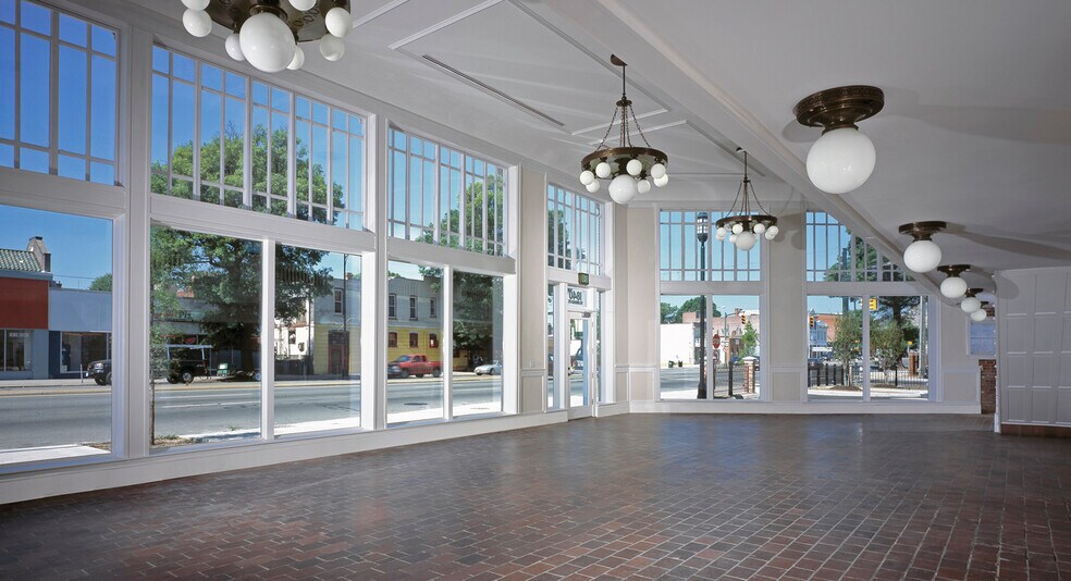 More Photos Of 1840 W Broad St, Richmond Showroom For Lease