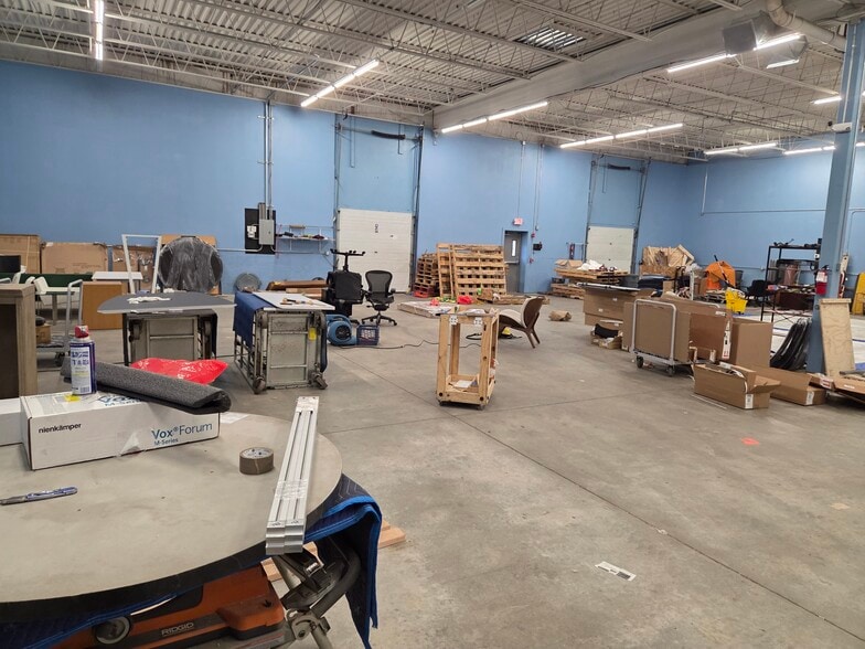 More Photos Of 85 Turnpike Dr, Waterbury Flex For Lease