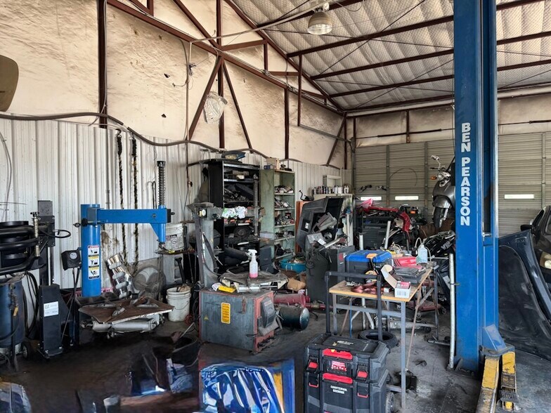 More Photos Of 975-979 E Liberty St, York Auto Dealership For Sale