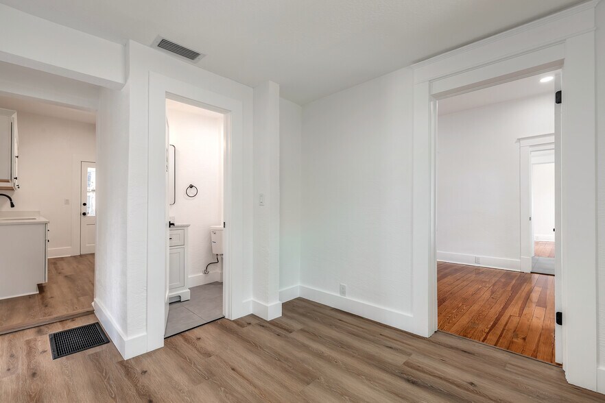 More Photos Of 306 Washington St, New Smyrna Beach Medical For Sale