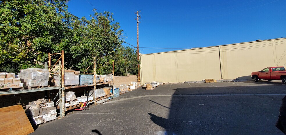 More Photos Of 2131 S DuPont Dr, Anaheim Industrial For Lease