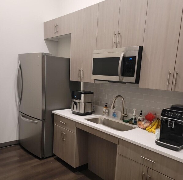 More Photos Of 9925 Gillespie Dr, Plano Medical For Sale