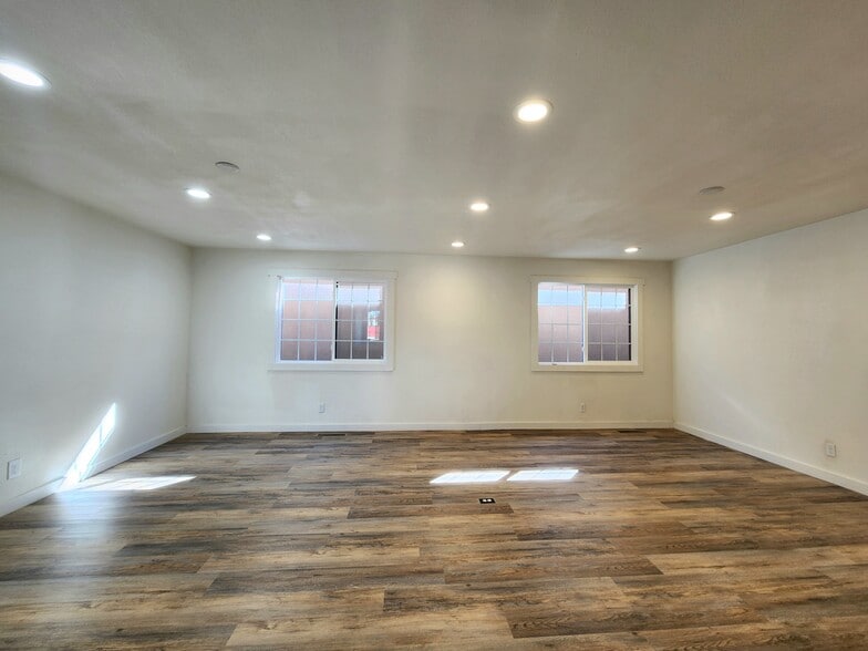 More Photos Of 1445 S Poplar St, Casper Office Residential For Lease