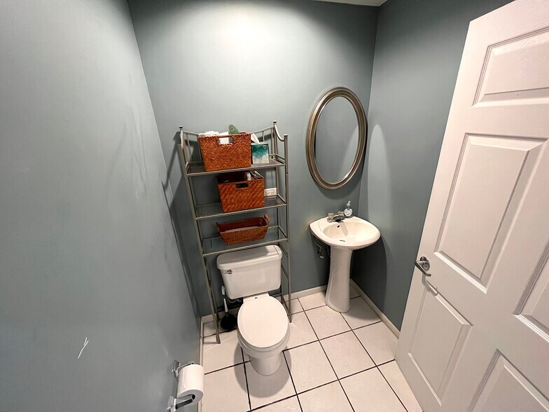 More Photos Of 2056-2058 W Belmont Ave, Chicago Office Residential For Sale