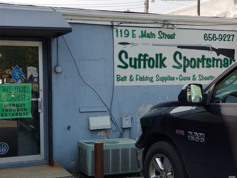 More Photos Of 119 E Main St, Smithtown Storefront For Sale