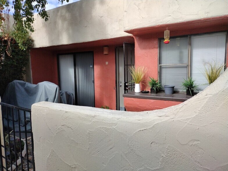 More Photos Of 525 S Thornhill Rd, Palm Springs Apartments For Sale