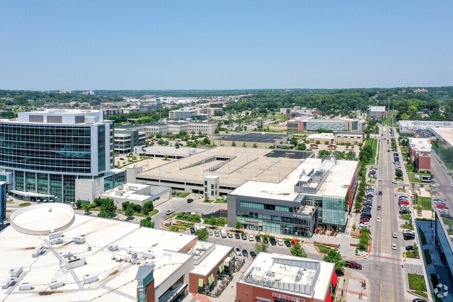 More Photos Of 6464 Center St, Omaha Office For Lease