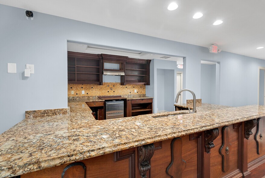 More Photos Of 9300 Highway 17 Byp, Murrells Inlet Office For Sale