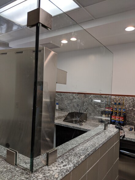 More Photos Of 215 E Thousand Oaks Blvd, Thousand Oaks Bank For Lease