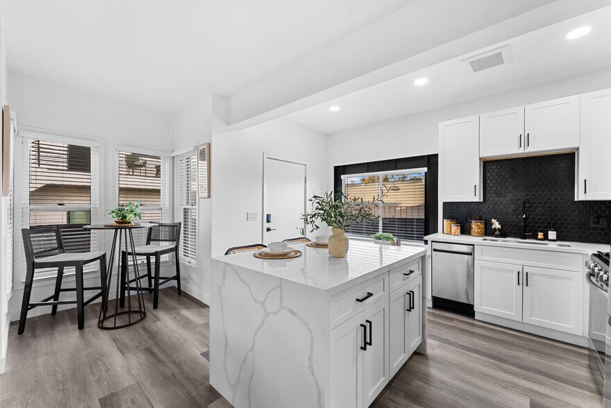 More Photos Of 832 Desty St, San Diego Apartments For Sale
