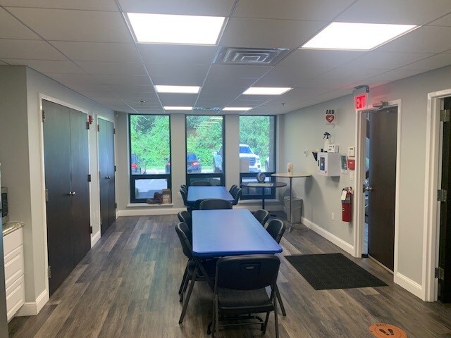 More Photos Of 105 N Gold Dr, Robbinsville Warehouse For Lease