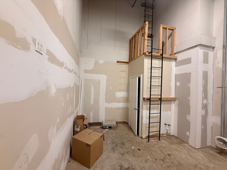 More Photos Of 230 Marion Ave, Linden Research And Development For Sale
