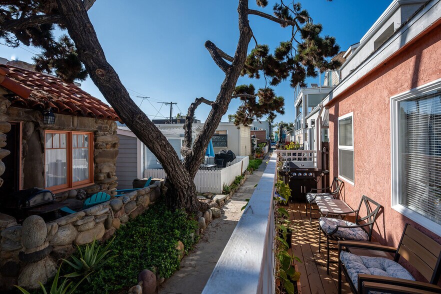 More Photos Of 830-832 Pismo Ct, San Diego Apartments For Sale