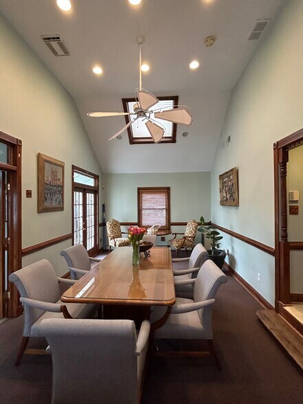 More Photos Of 847 King George Rd, Fords Office For Sale