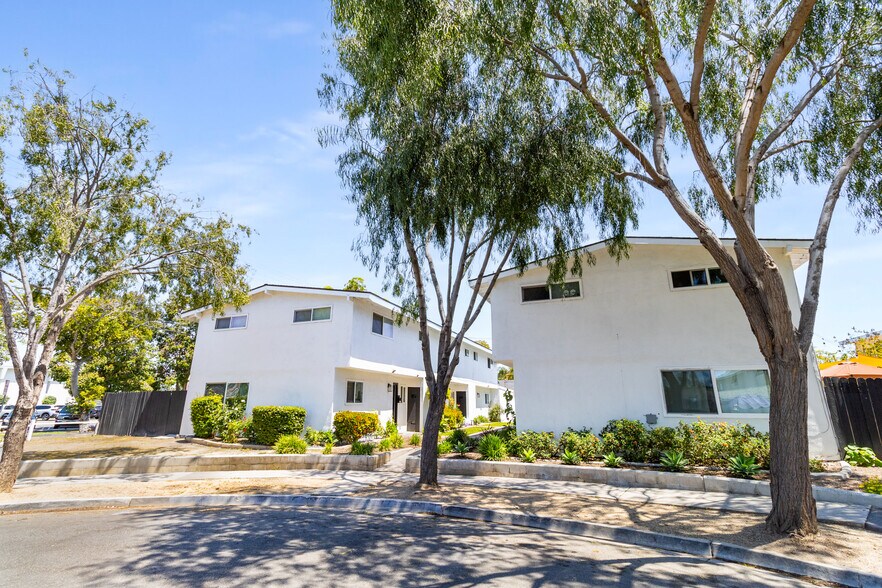 More Photos Of 3040 Filmore Way, Costa Mesa Apartments For Sale