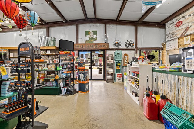 More Photos Of 691 N Hill St, Tatum Flex For Sale