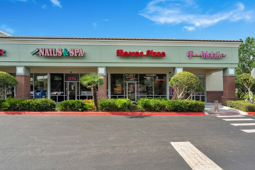 More Photos Of 1720 E Silver Star Rd, Ocoee General Retail For Lease