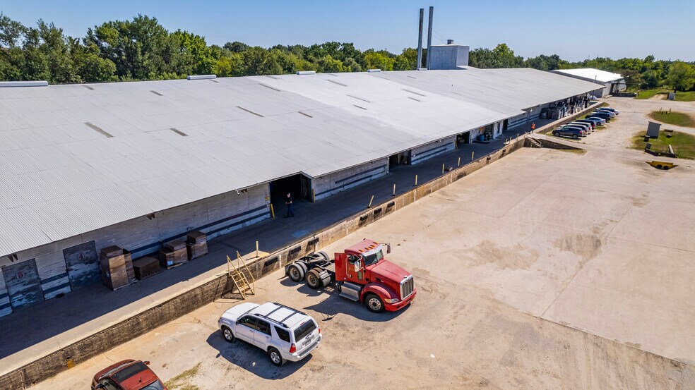 More Photos Of 401 Hardy Ave, Corsicana Warehouse For Lease