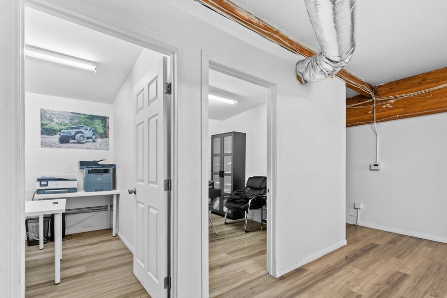 More Photos Of 3133 W Burbank Blvd, Burbank Coworking Space