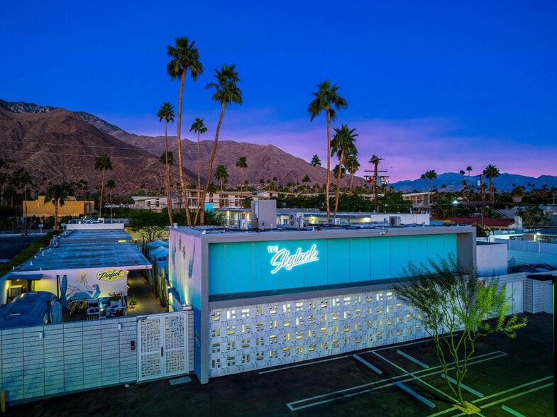 More Photos Of 1466 N Palm Canyon Dr, Palm Springs Hotel For Lease
