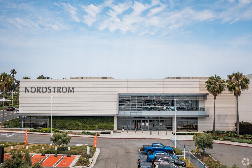 More Photos Of 21712 Hawthorne Blvd, Torrance General Retail For Lease
