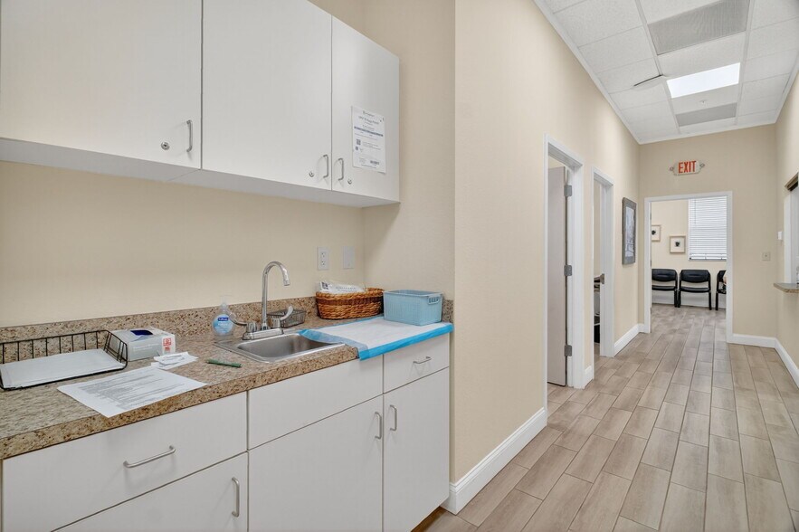 More Photos Of 1511 Buenos Aires Blvd, Lady Lake Funeral Home For Lease