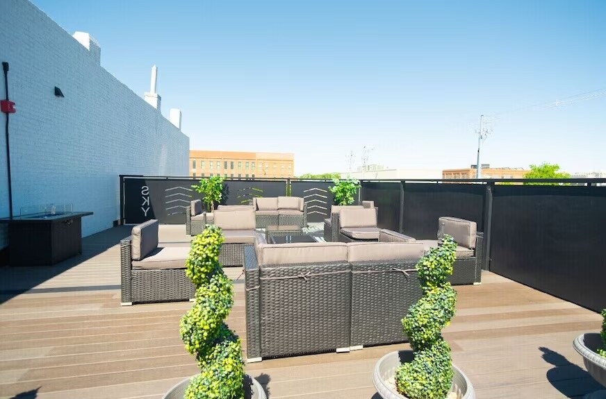 More Photos Of 111 N Lincoln Ave, Hastings Hotel For Sale