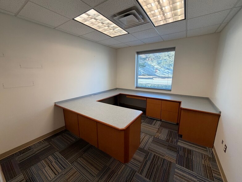 More Photos Of 5375 Henneman Dr, Norfolk Medical For Lease